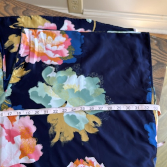 - Natori Hanami navy floral print caftan vneck size M - Picture 10 of 12